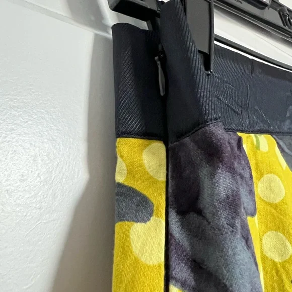 Women's Vintage Rene Rene Yellow and Navy Floral Mini Skirt size 0 - Picture 5 of 6